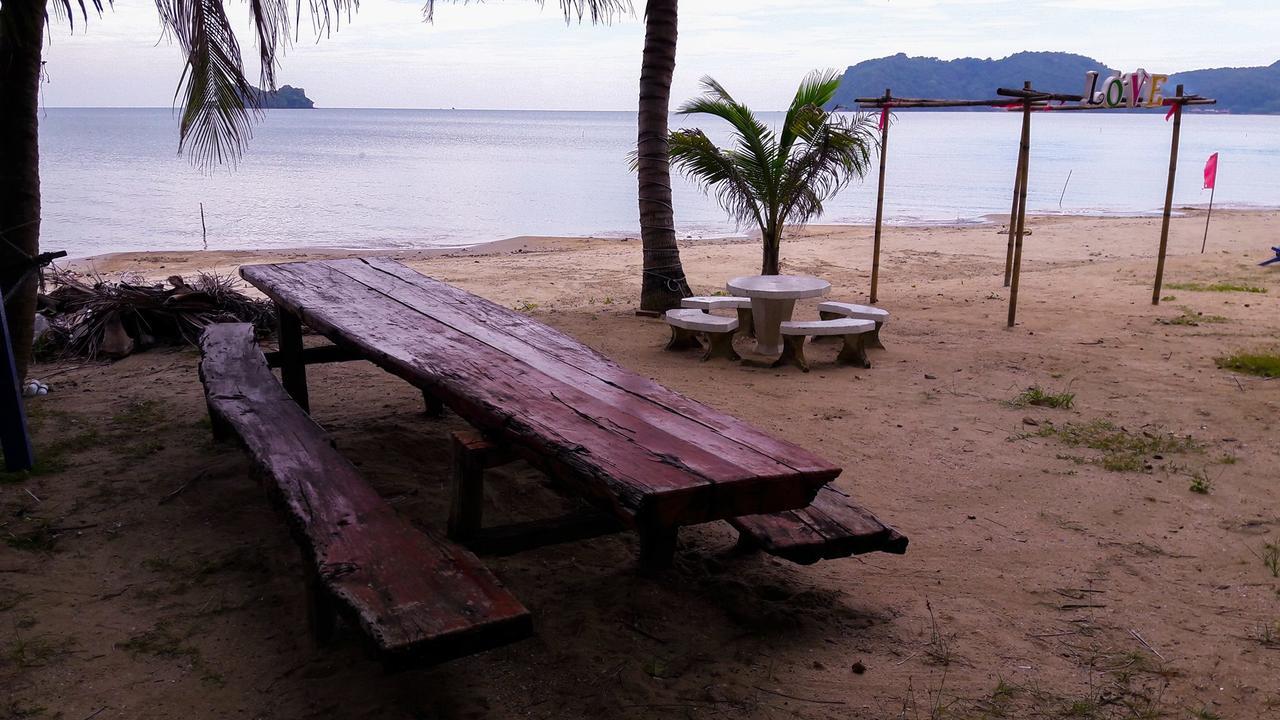 Boom Boom Beach Resort Laem Sing Chanthaburi Extérieur photo