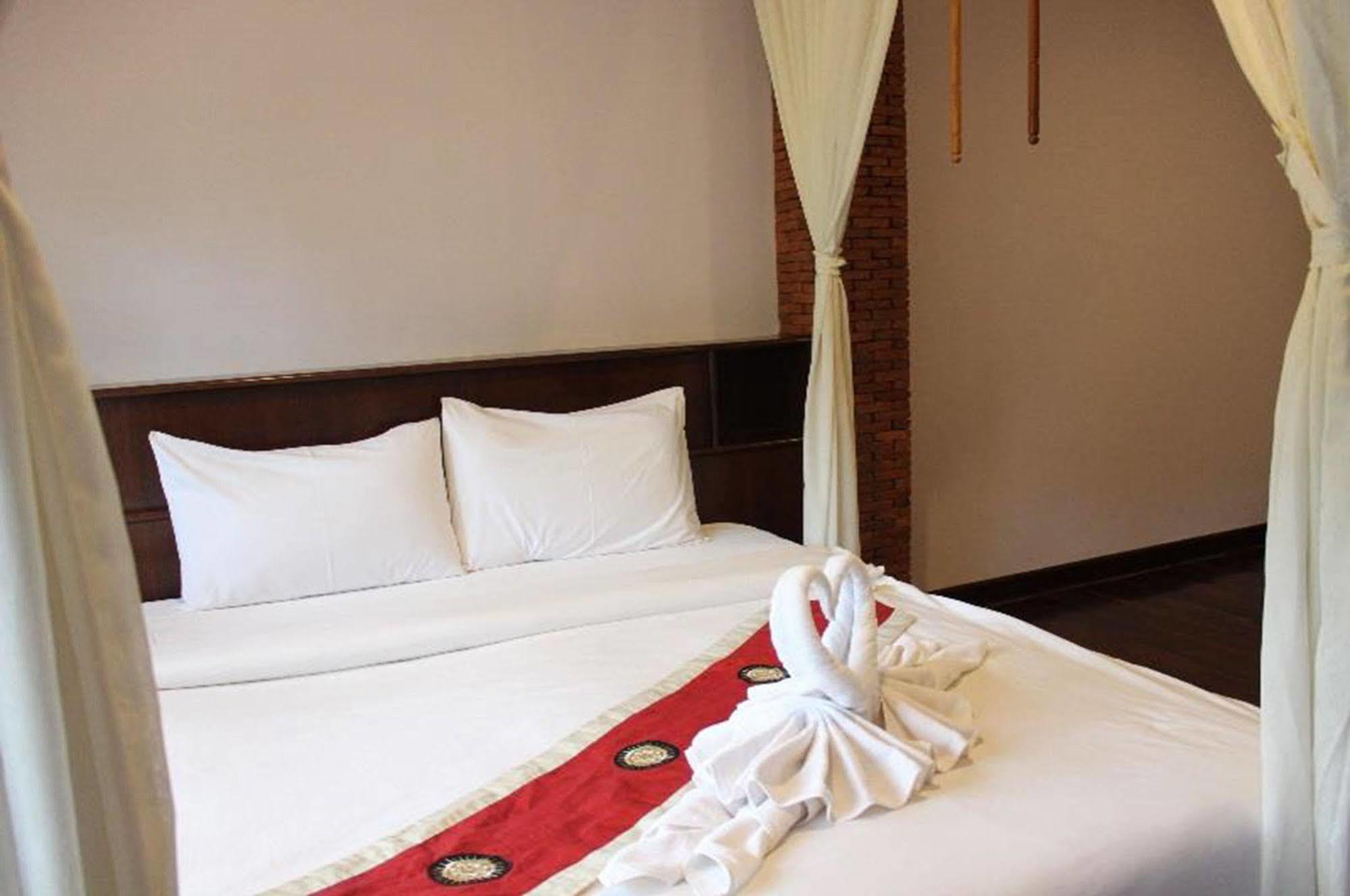 Boom Boom Beach Resort Laem Sing Chanthaburi Extérieur photo