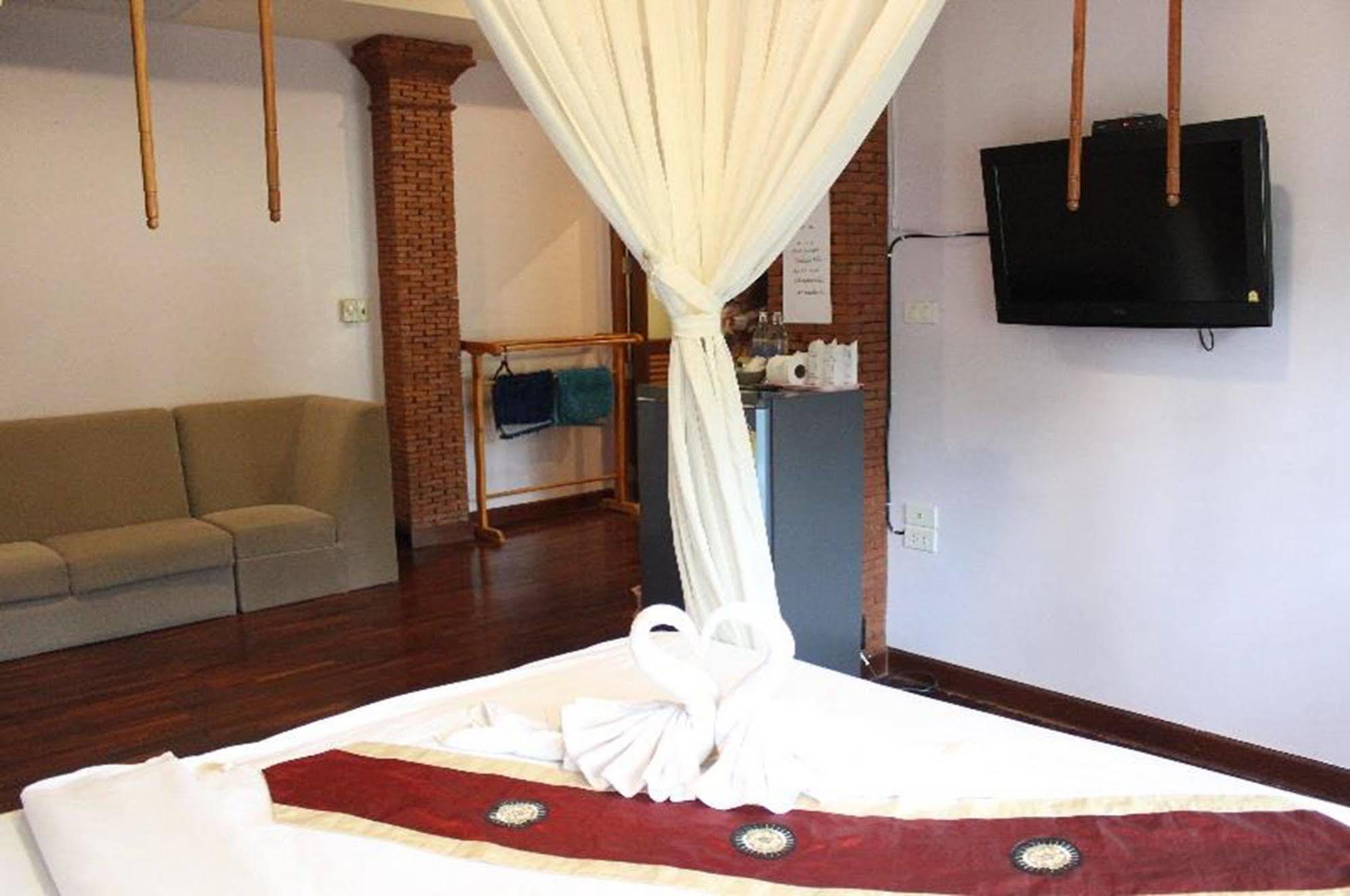 Boom Boom Beach Resort Laem Sing Chanthaburi Extérieur photo